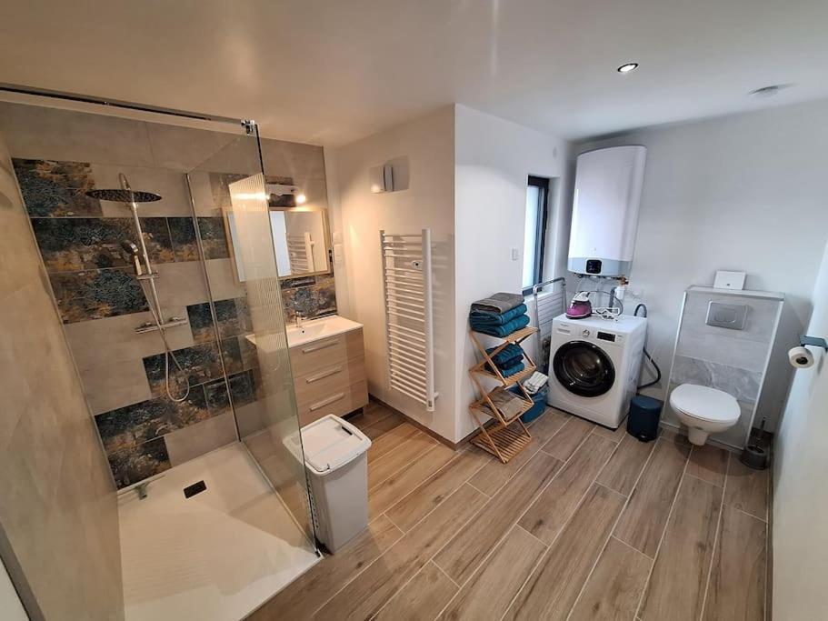 Logement Neuf A 2 Pas Du Lac La Bridoire Exterior foto